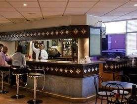 Hotel-Mercure-Comercial-Bar